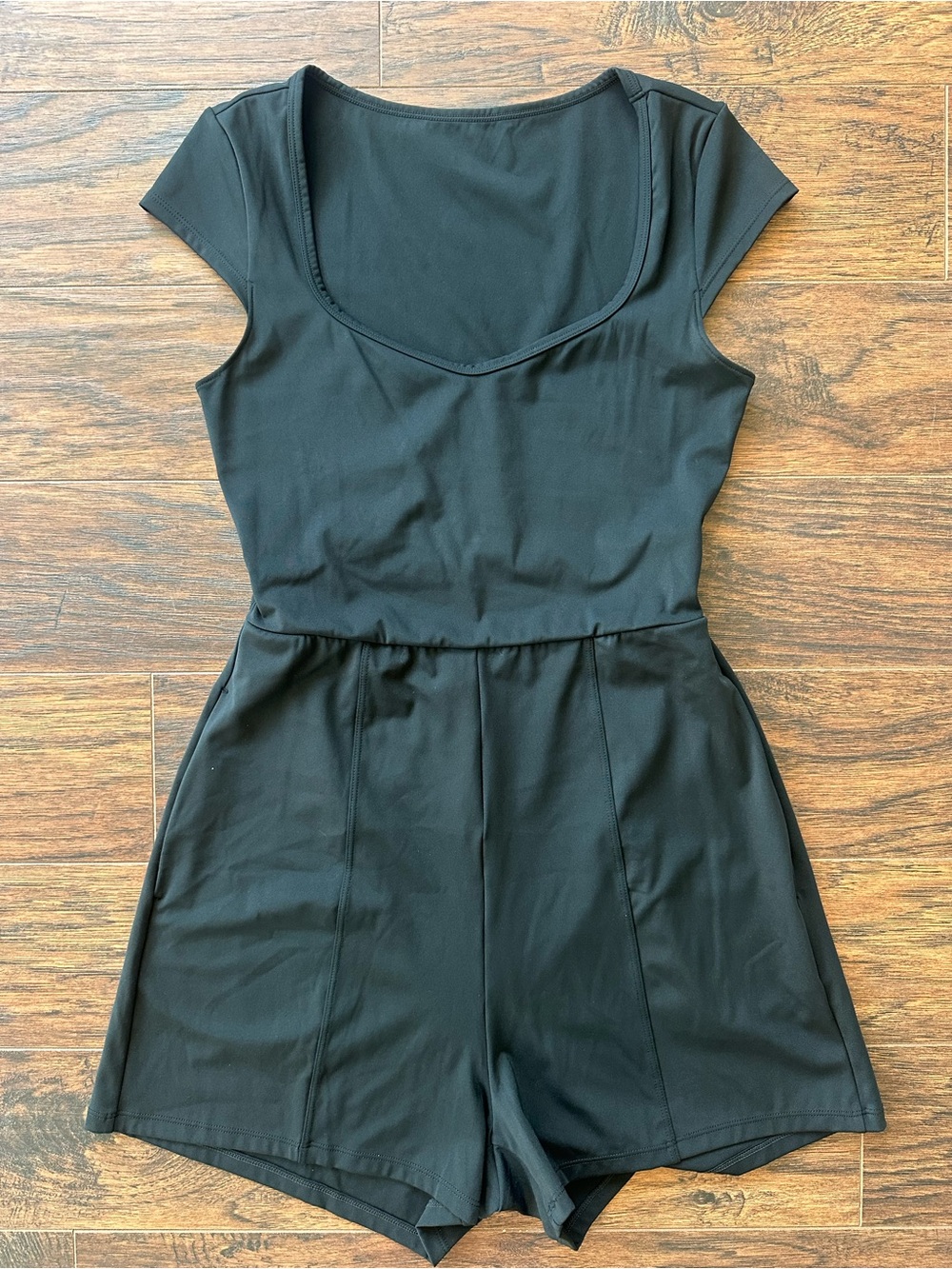 Halara Black Athletic Romper Shorts Romper Open Back With Pockets Size Small